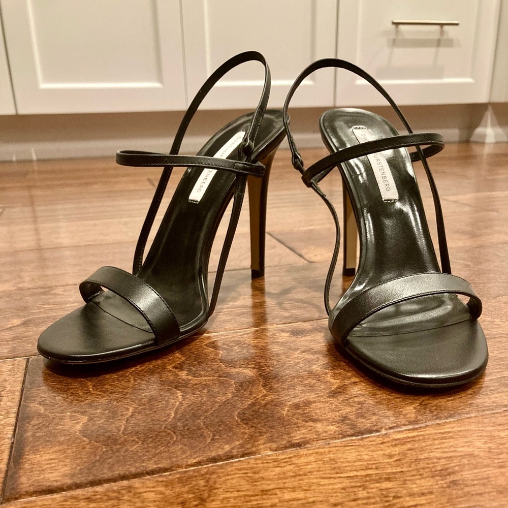 New Diane Von Furstenberg Ulla Strappy Heels (Black size 8M - dust bag included)